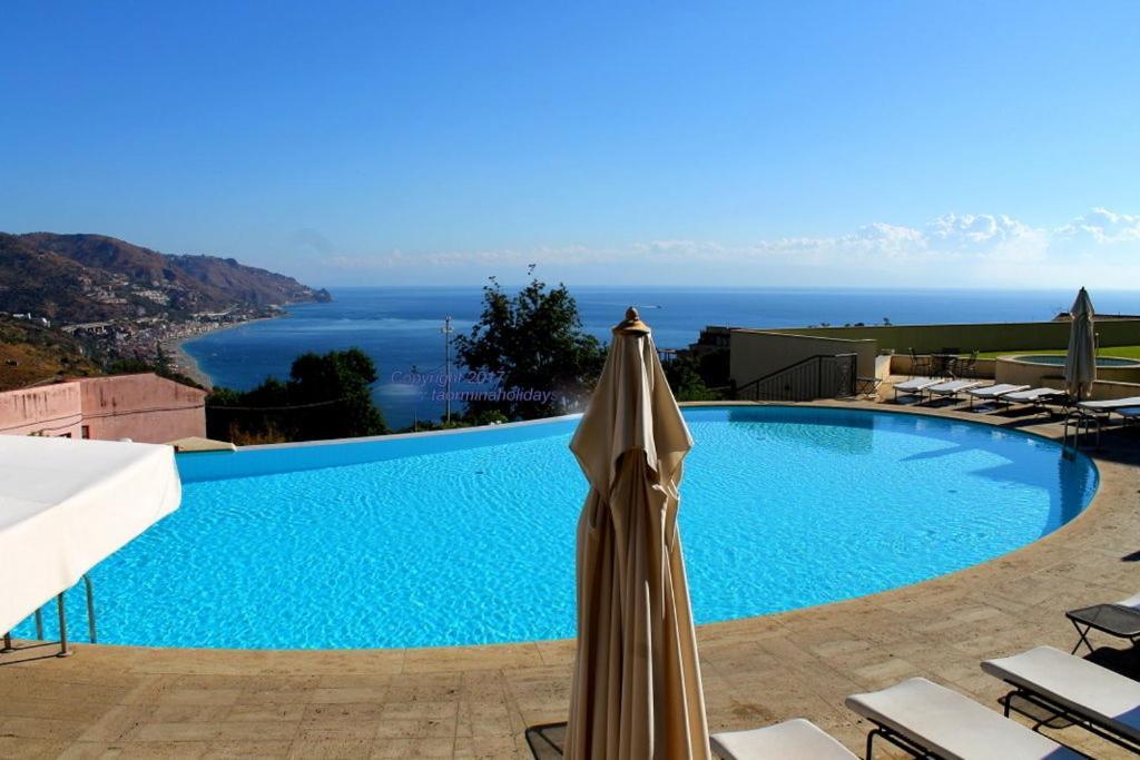 Taormina Bella Vista Apartment In Center With Pool By Taormina Holidays Buitenkant foto