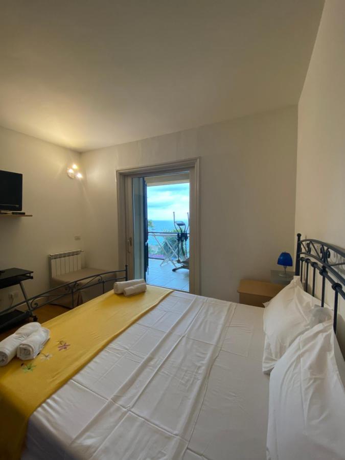 Taormina Bella Vista Apartment In Center With Pool By Taormina Holidays Buitenkant foto
