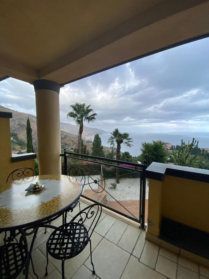 Taormina Bella Vista Apartment In Center With Pool By Taormina Holidays Buitenkant foto